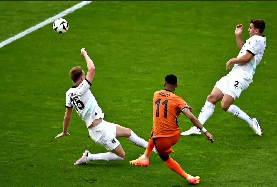 法国队完胜奥地利队，张本智和关键制胜