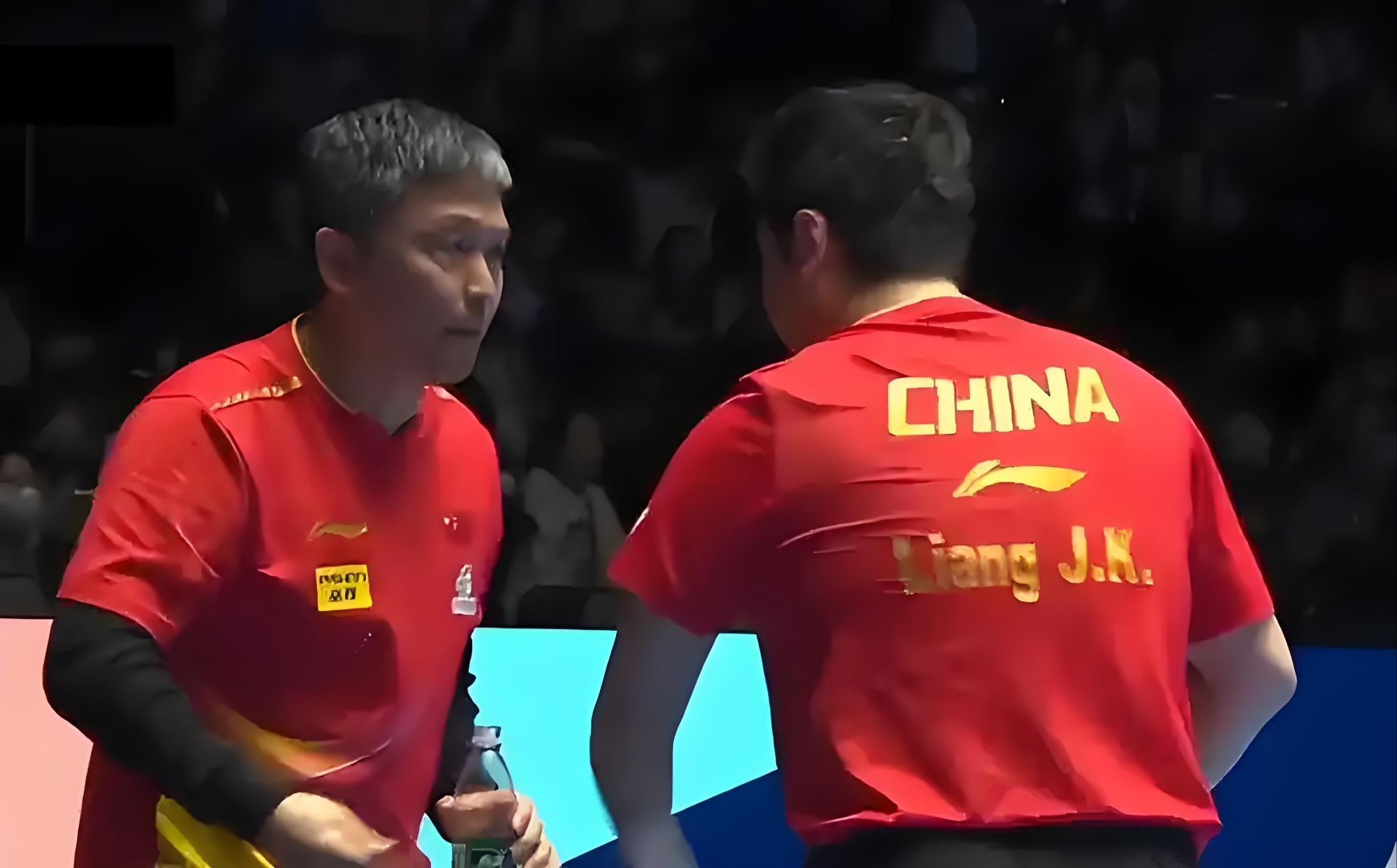 中国队力克英格兰队,张本智和关键制胜 中国队力克英格兰队,张本智和关键制胜