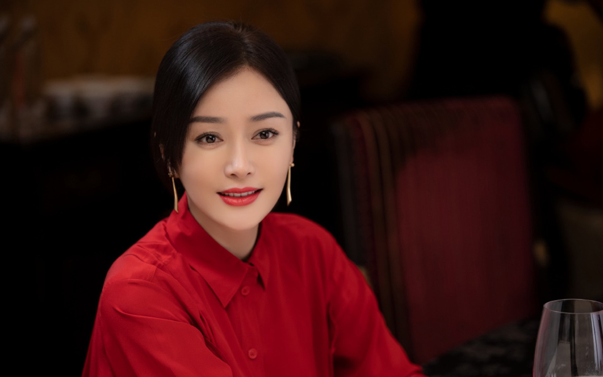 历史唯一的交叉点,当赛道上的争冠硝烟与球场下的黑色风暴在2007年同频
