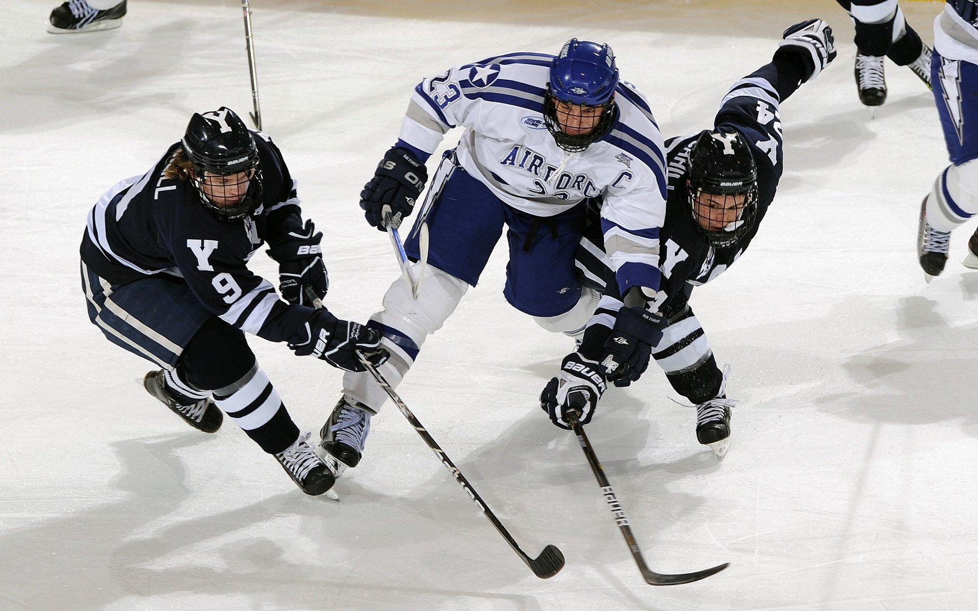 烈焰焚疆，孤胆英雄布克率开拓者铁壁突围辽宁