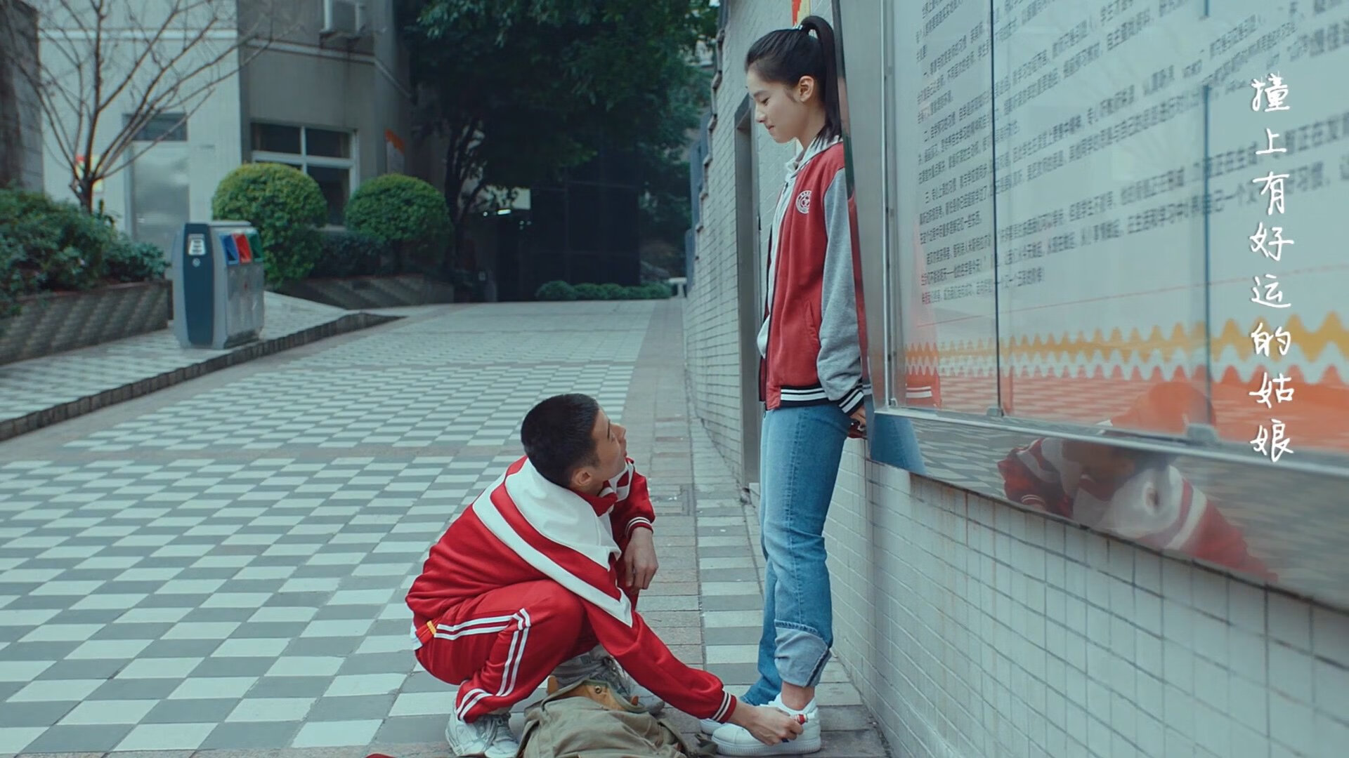 裂缝中的罚单，当哥斯达黎加门将举报卡马文加持续杀伤